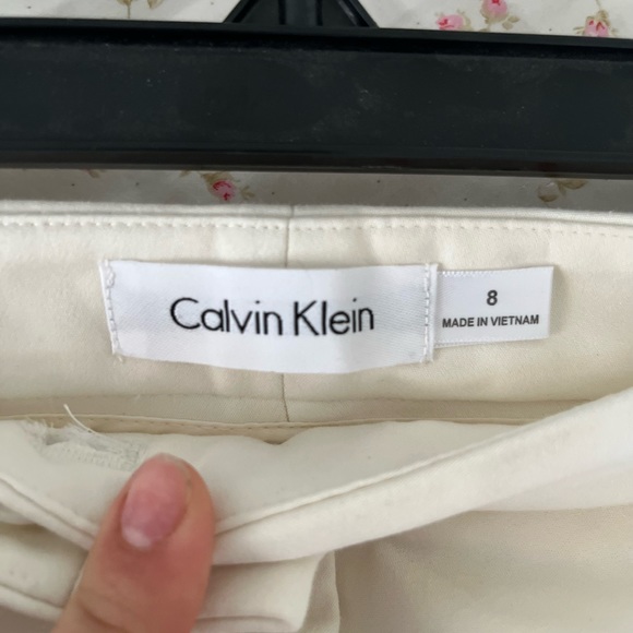 Calvin Klein White Jeans | Dress Pants | Classy Jeans | Skinny/ Straight Leg | - Picture 6 of 9